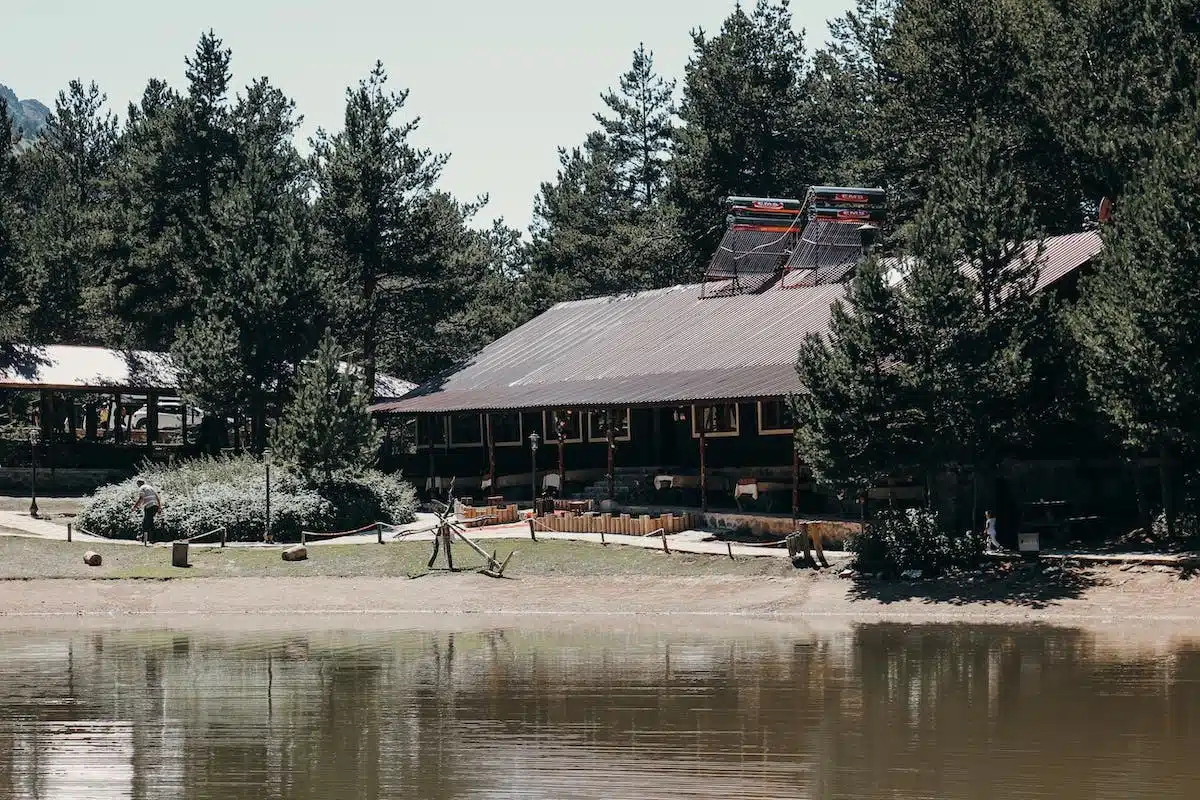 safari lodge